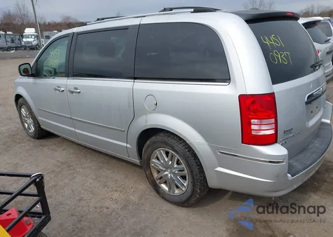 2010 Chrysler Town & Country New Limited z USA, uszkodzony, nr VIN 2A4RR7DX2AR501888